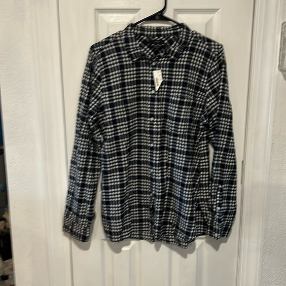 Women’s J Crew button up - Picture 1 of 3